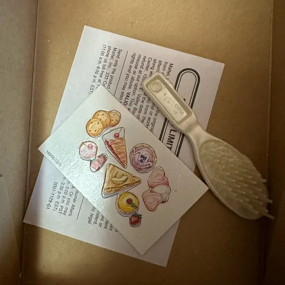 Vintage 1997 AVON SPRING TEA BARBIE MATTEL - Picture 4 of 4